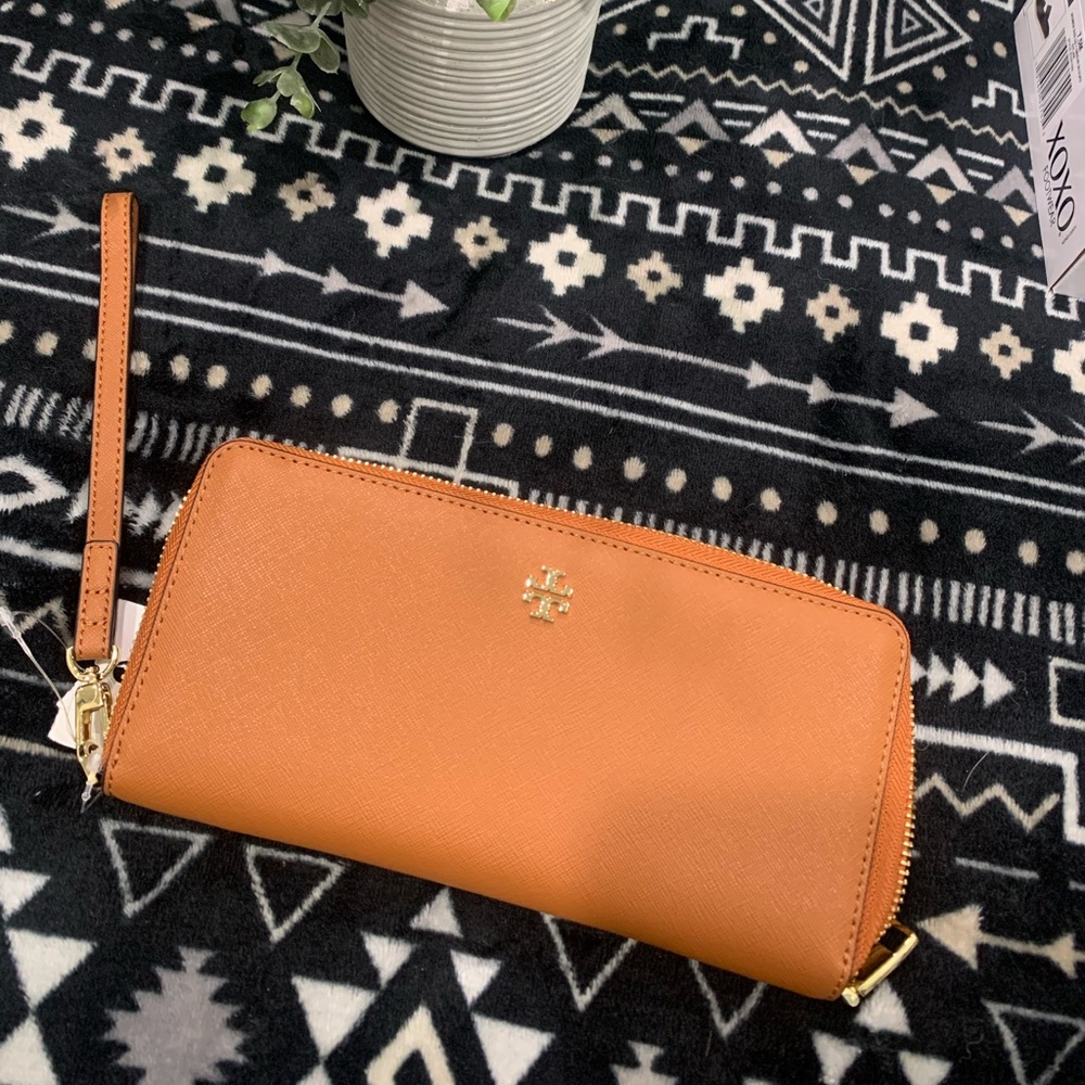 Tory Burch wallet